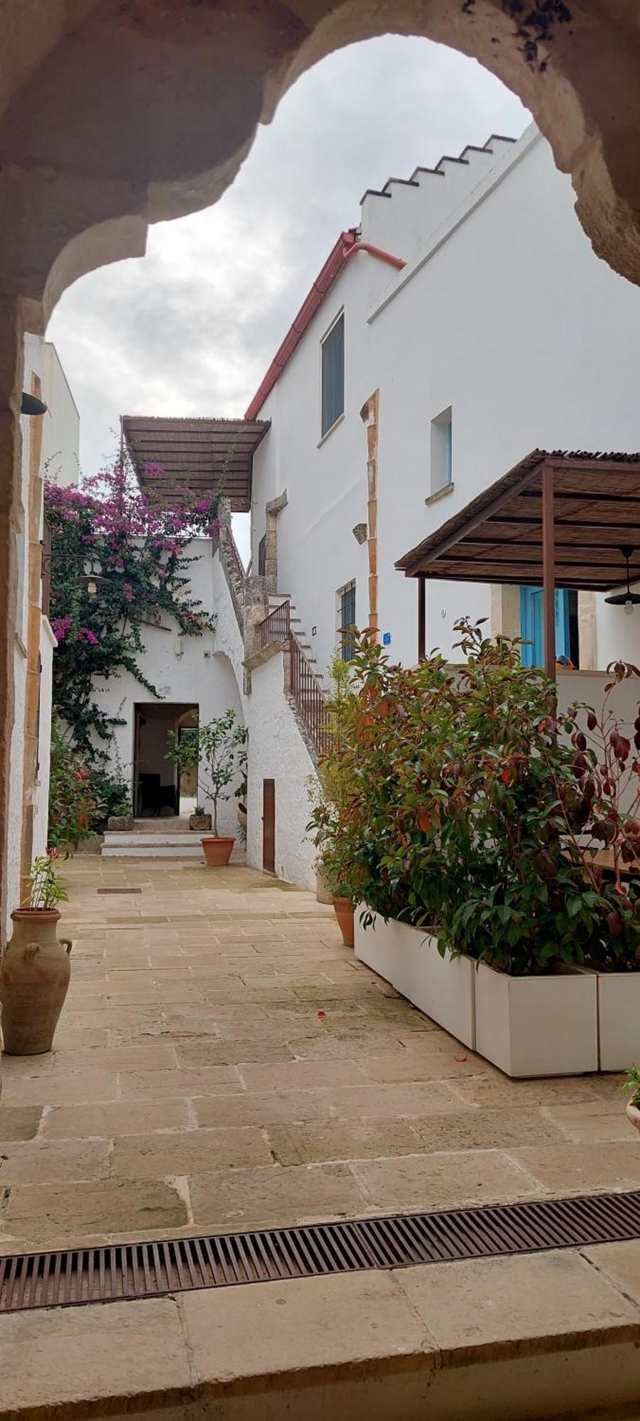 Dimora Da Tito - La Corte Dei Colori Spongano ภายนอก รูปภาพ